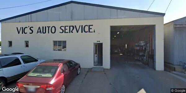 Vic's Auto Service exterior