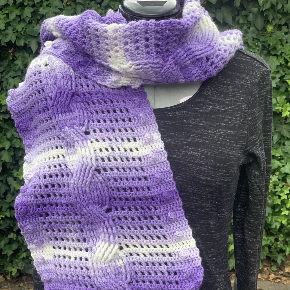 Crocheted cable scarf Siem