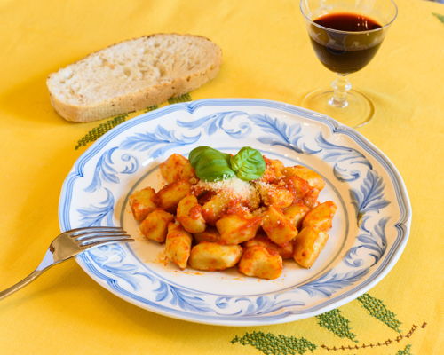 Cooking classes Stresa: Potato dumplings with seasonal sauces