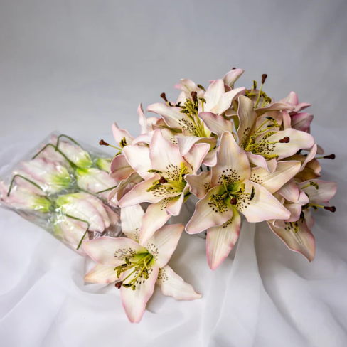 Light Pink Asiatic Lily Flowerhead - Realistic Artificial Flowers - Image 4