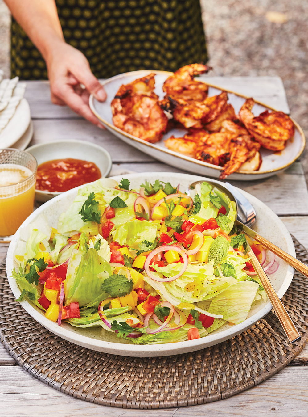 Barbecue Shrimp with Mango Salad | RICARDO