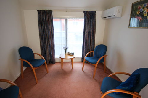 Right Room: Private consulting room with free parking & waiting area