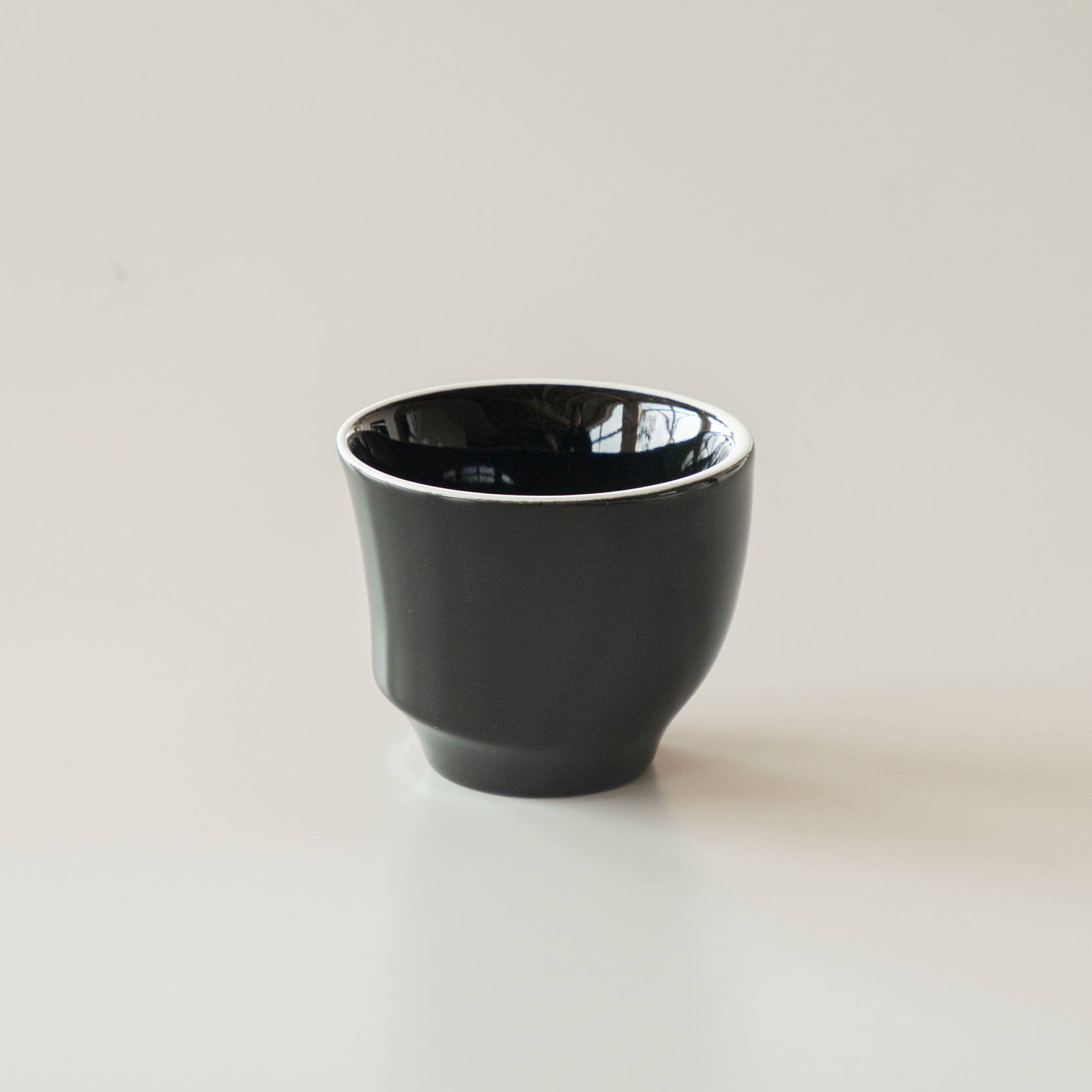 白黒2枚セットwerthy ASYMMETRY TANK(Cup in) Learn about the characteristics of the Sensory Asymmetry Cup, a