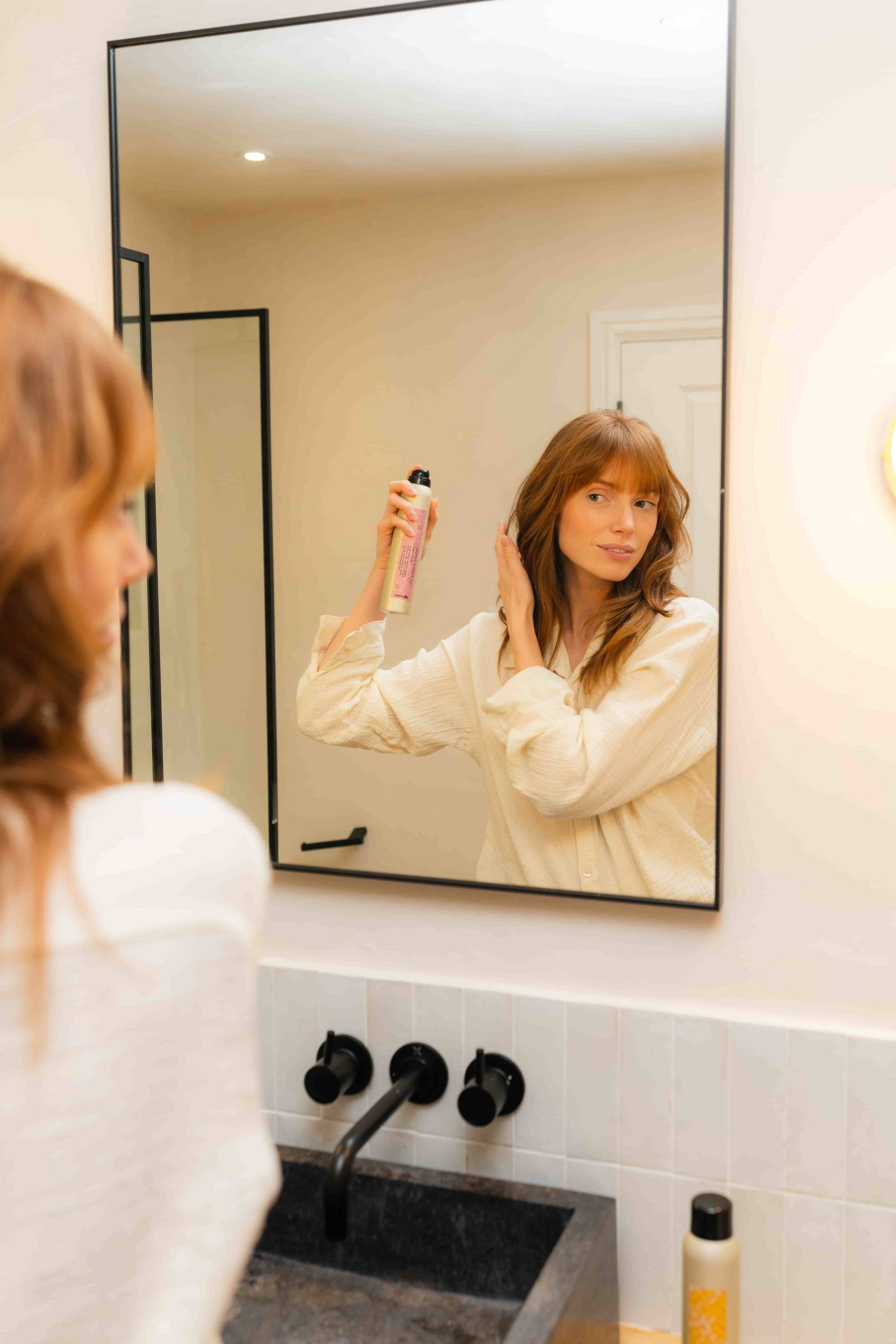 Luftfeuchtigkeit kann Dein Haar im Sommer belasten