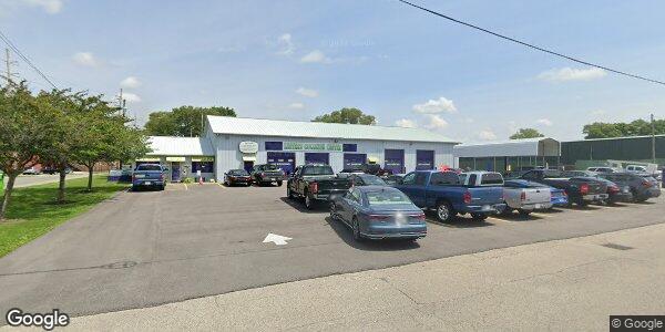 Lester's Body Shop exterior