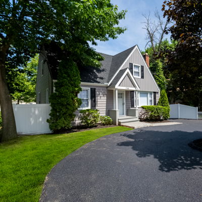 Stunning Remodeled Four Bedroom Two Bath House Available Immediately All Utilites Included