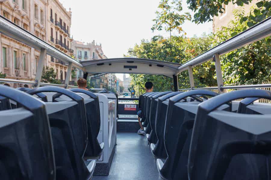 Barcelona City Tour Hop-On Hop-Off and Aquarium - photo 5