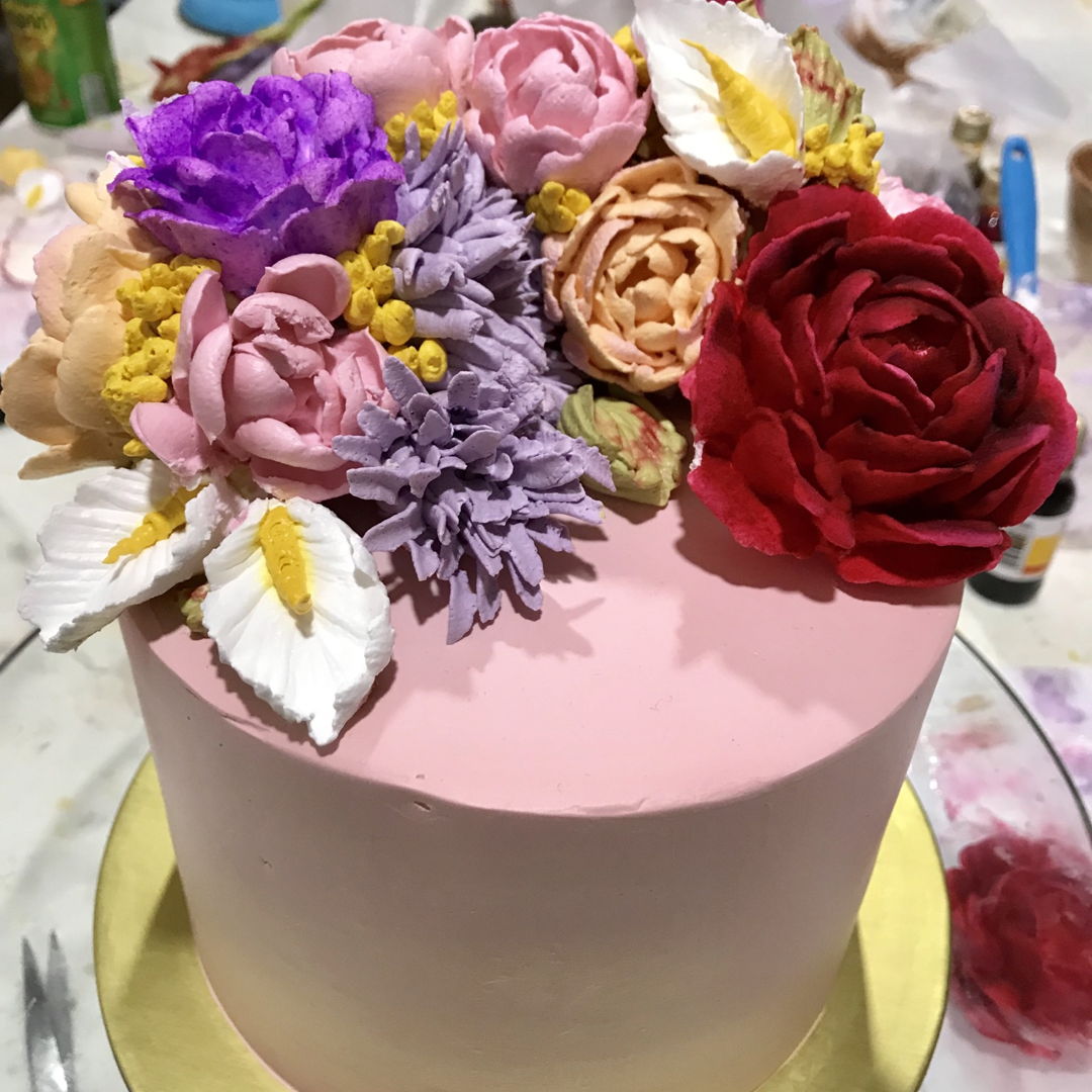 Cake decoration with fresh cream  flowers learnt from viet instructor