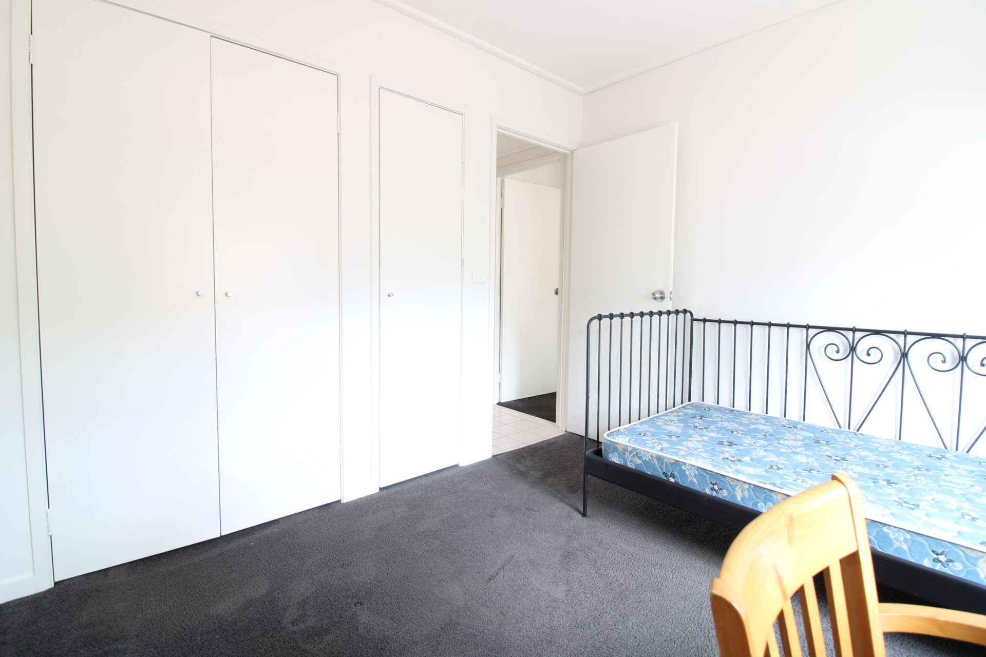 FOR LEASE Spacious & Recently Repainted 2-Bedroom in Stunning Garden Setting - Image 6