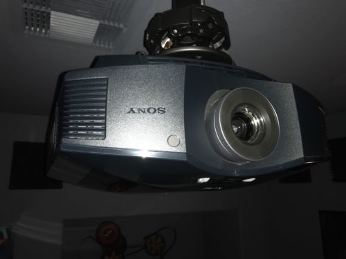 Sony VPL-HW30ES Projector