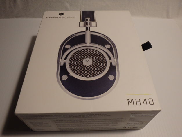 Master & Dynamic MH40 OVER EAR HEADPHONES