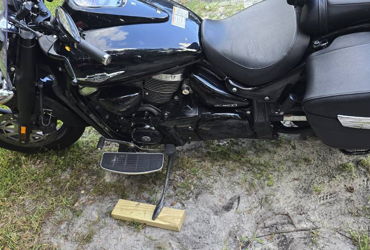 2013 SUZUKI BOULEVARD C90T B.O.S.S. motorcycle for rent near Chuluota, FL
