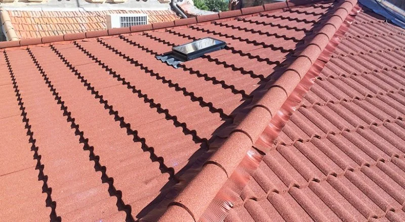 Rénovation d’une toiture en tuiles métalliques à Menton — photo 7 sur 27 — CEG TOITURE