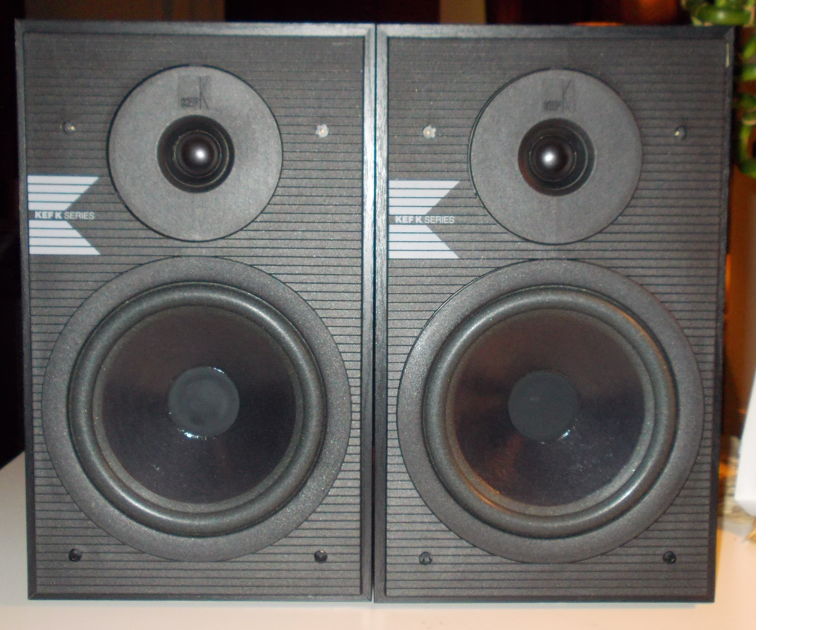 KEF K 120スピーカー KEF K Series K120 Bookshelf Speakers