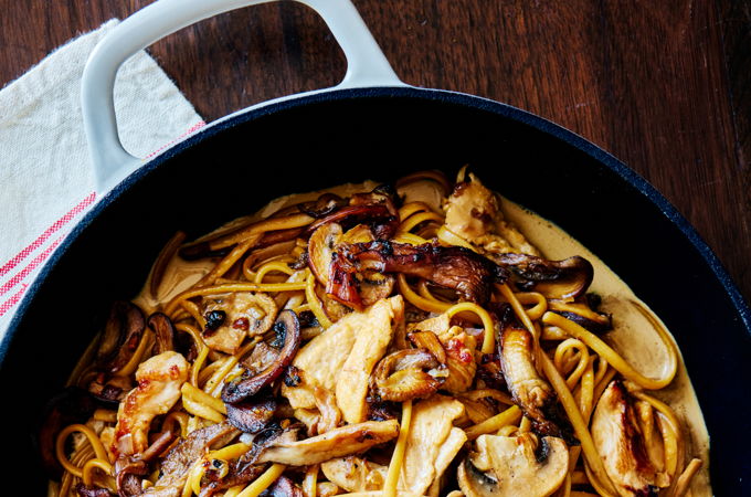 Casserole de pâtes crémeuses au poulet et aux champignons