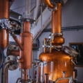 Alambic à Gin en cuivre Pot Stills de la distillerie Isle of Harris sur l'île de Harris dans les Hébrides extérieures d'Ecosse