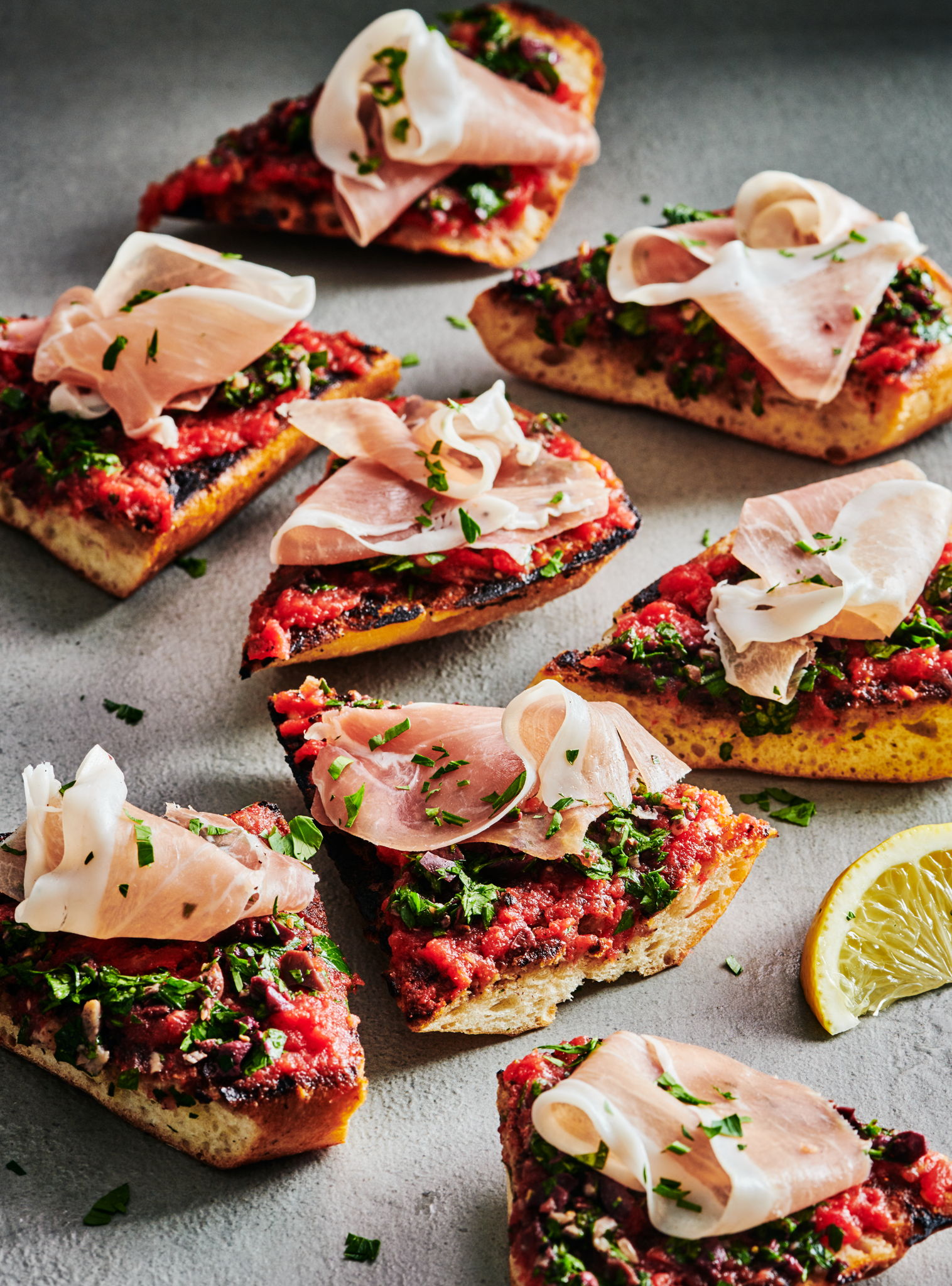 Tomato, Olive and Prosciutto Toast | RICARDO