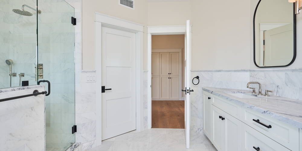 Choosing the Best Bathroom Doors for your Dallas Home