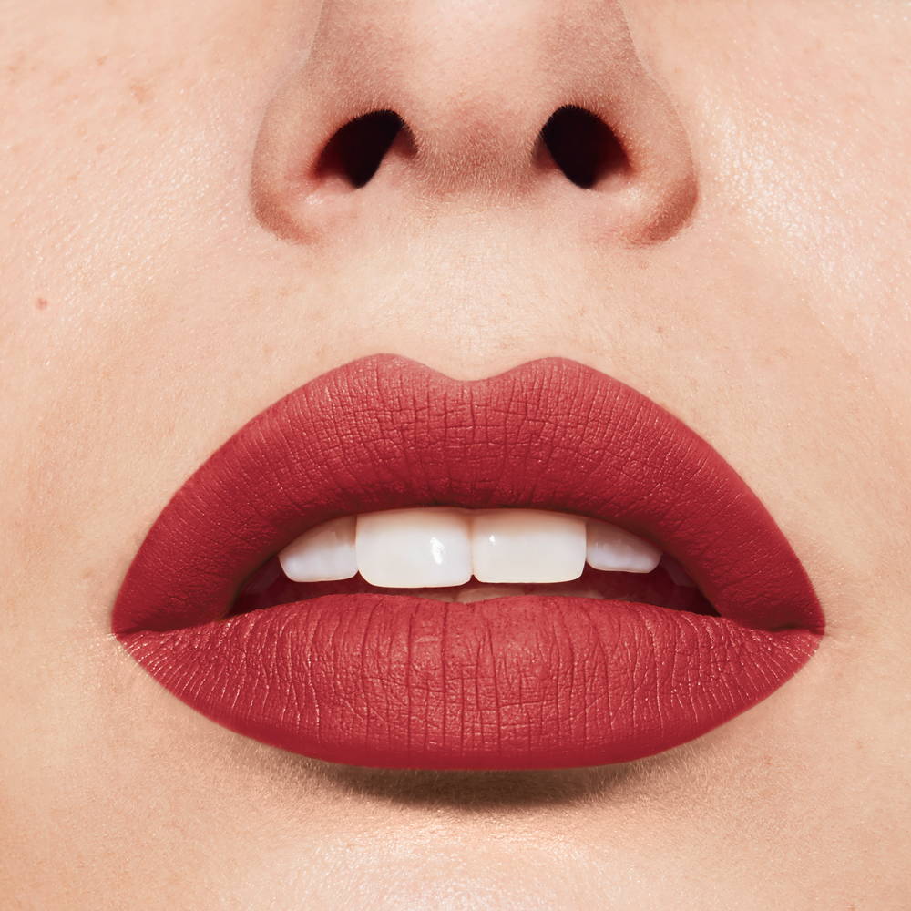 Maquillage rouge à lèvres rouge