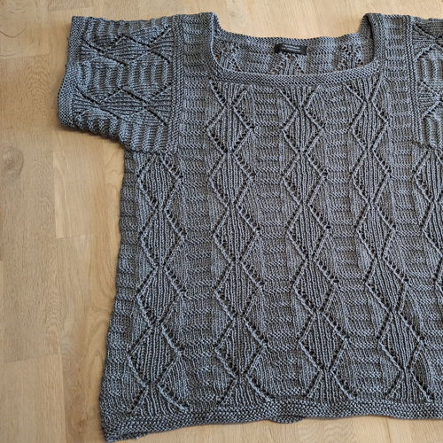 NAOMI, a cotton jumper in lace/aran pattern for ladies