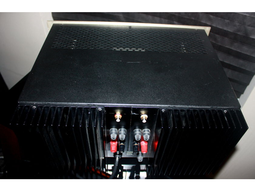 Conrad Johnson MF-200 Power Amplifier