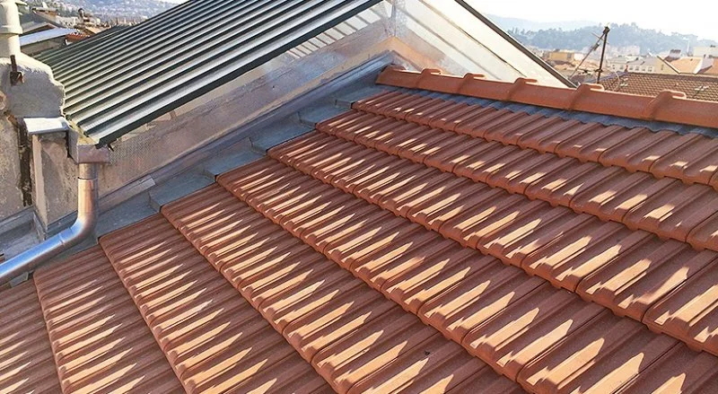 Rénovation de la couverture en tuiles de Marseille d’un bâtiment à Nice – Clemenceau — photo 9 sur 18 — CEG TOITURE