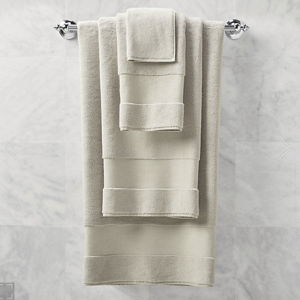 Frontgate Resort Collection™ Bath Towels - Chiffon