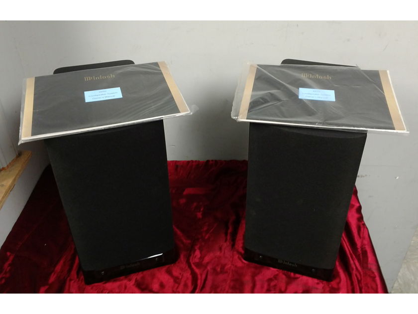MCINTOSH XR-50 3 Way "Bookshelf" Speakers - Piano Gloss Black