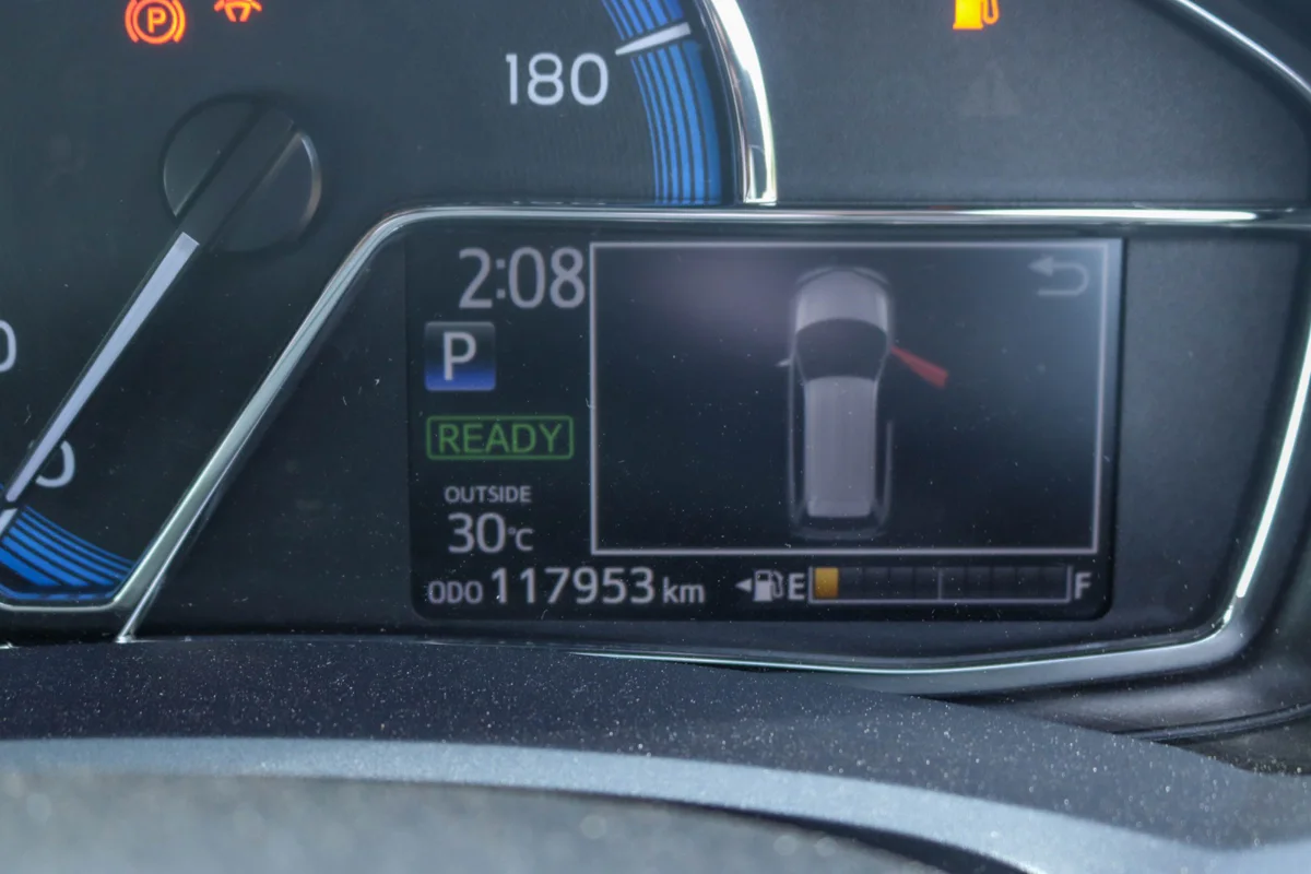 2016 Toyota Fielder Hybrid — Royal Max Motors — photo 6 of 17