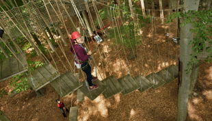 abenteuerpark potsdam wackel treppe