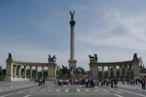 Hollywood movie tour of Budapest-be a part of art