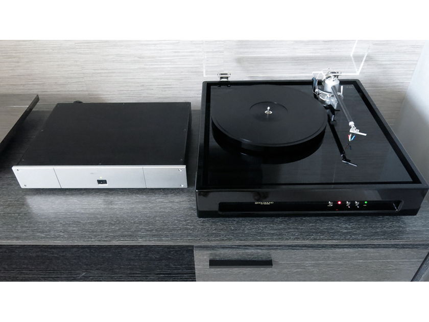 Goldmund ST-4 turntable w Unify tonearm MUST SEE !
