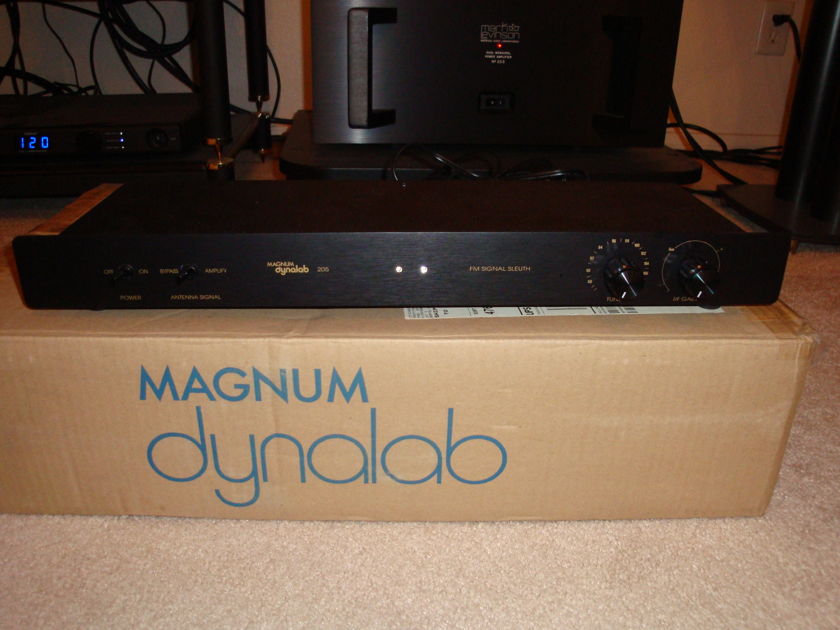 Magnum Dynalab  Signal Sleuth 205 MINT