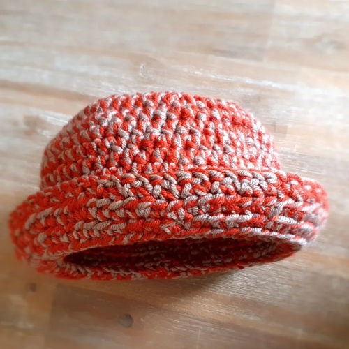 Hip mottled hat