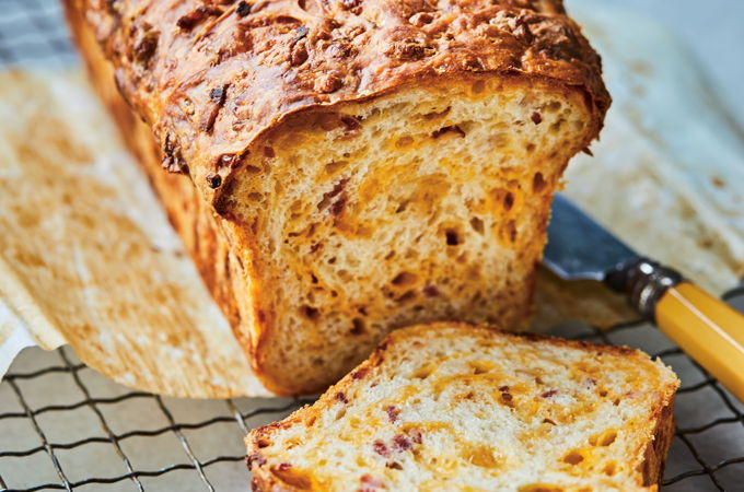Pain au fromage et au bacon
