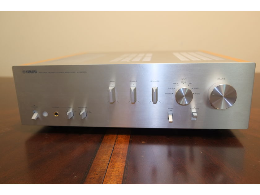 **Good Deal: Yamaha A-S2000 Integrated Amplifier (Silver) - Very Good Condition**