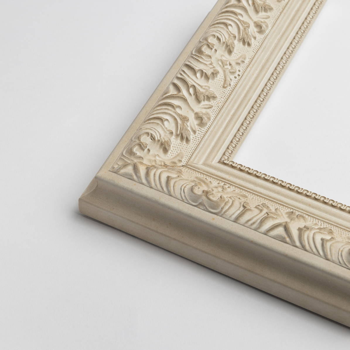 TV-Mirror Federation White Frame by FRAMING TO A T