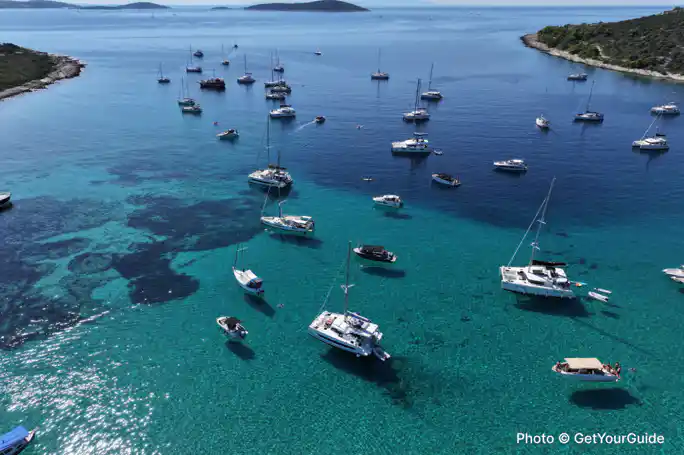 Trogir: Group Blue Lagoon & Secret Bay Tour