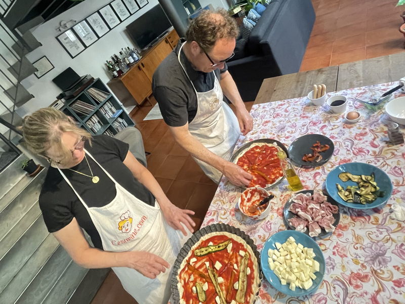 Cours de cuisine Altamura: Les plats emblématiques de la cuisine italienne : pizza et tiramisù