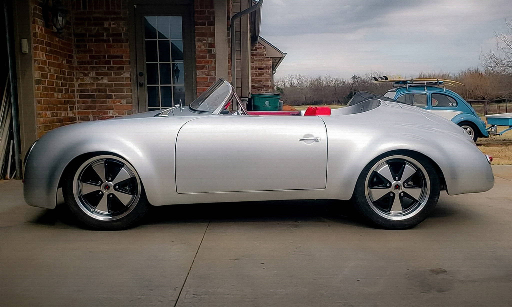 silver old porsche on black machined face klassik rader 911 wheels