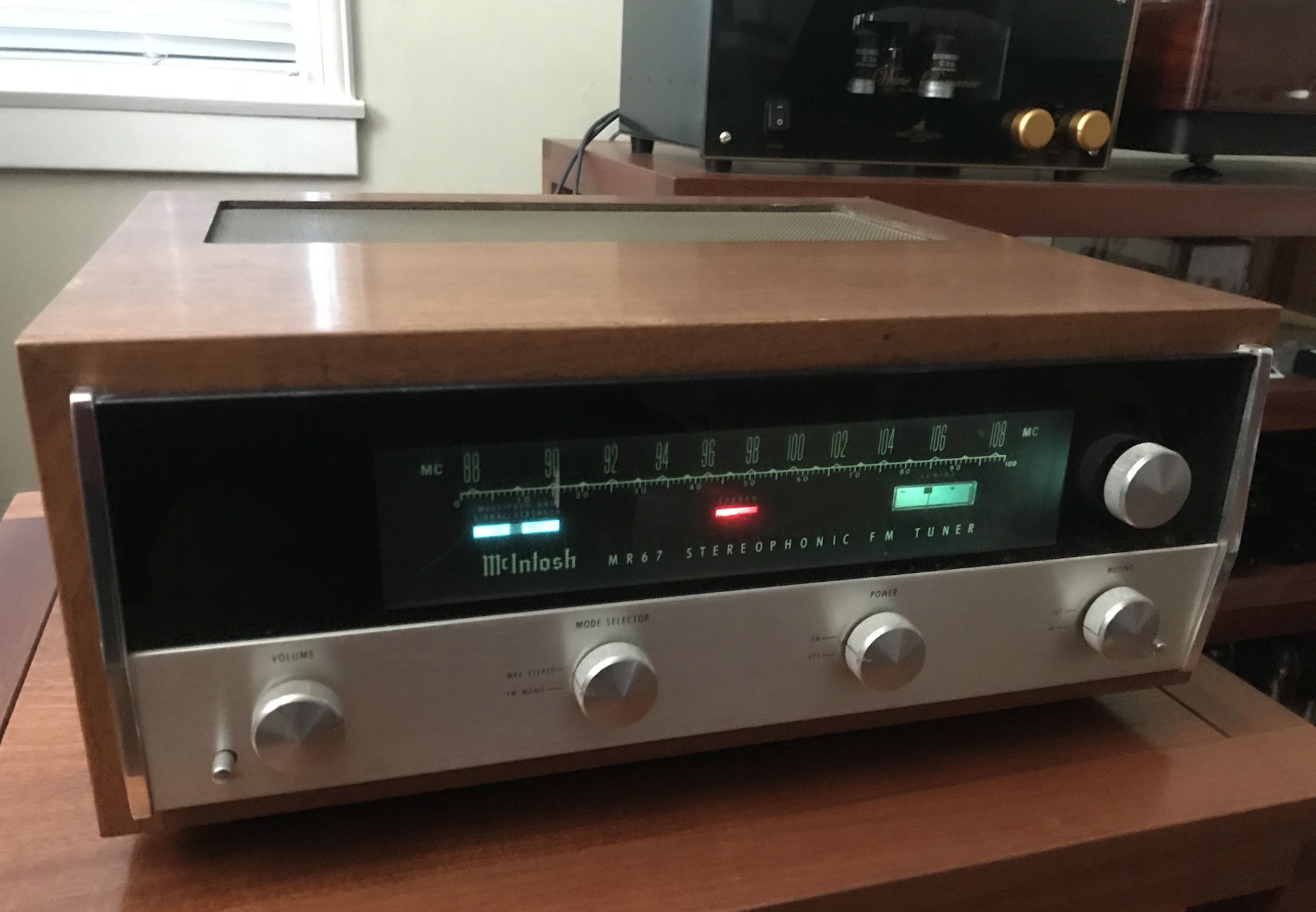 McIntosh MR-67 tube FM tuner bringing in some sweet FM sounds!