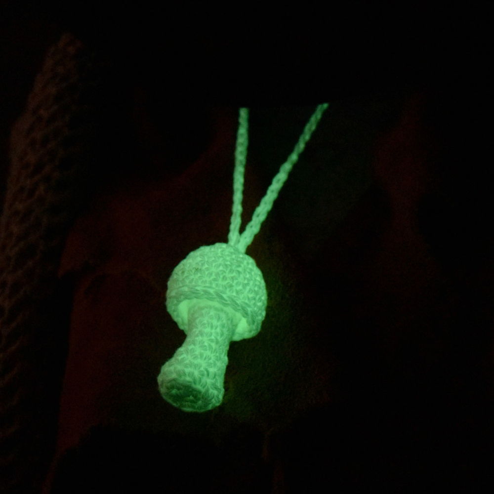 Im Dunkeln leuchtender Pilz - Morale Fiber