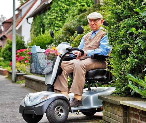 Discover your freedom and independence with a luxury mobility scooter! Enjoy exceptional comfort and performance for the best ride of your life.