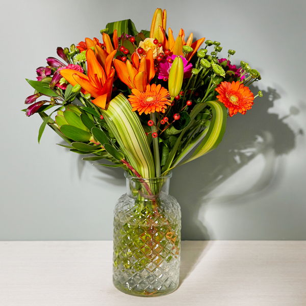 Bright and Bold_flowers_delivery_interflora_nz