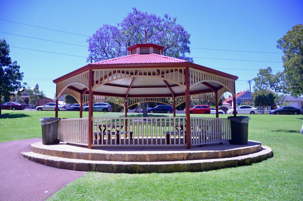 Hyde Park (HP16 - Water Playground Gazebo)