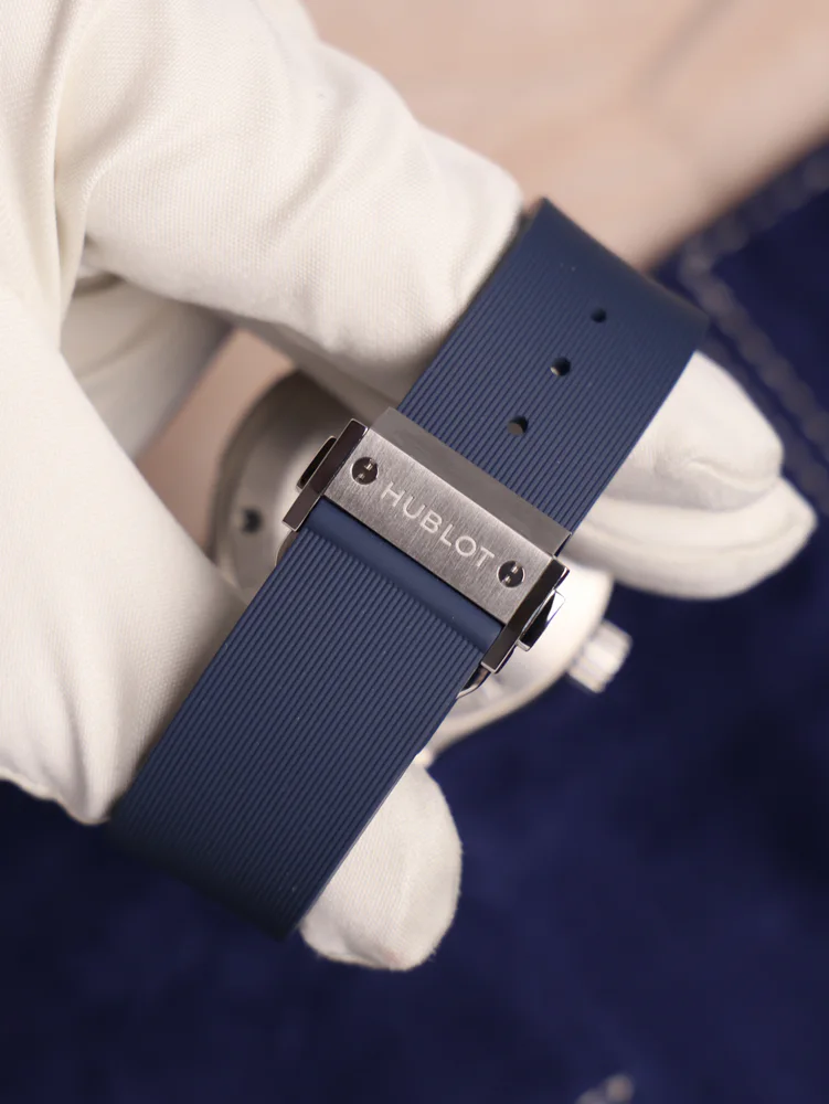 Hublot Classic Fusion Blue 542.NX.7170.LR Box and Papers 2021