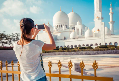 From Dubai: Abu Dhabi City Sightseeing & Sheikh Zayed Mosque