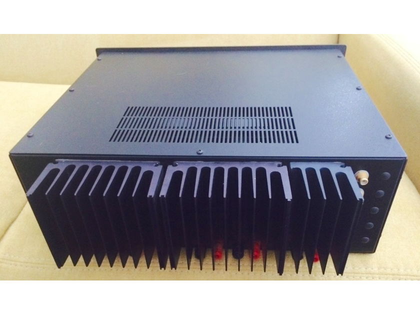 B&K Components Sonata Video 5 - 5 Channel Amplifier ,105 WPC into 8 Ohms, Face Plate, Unit Recently Serviced