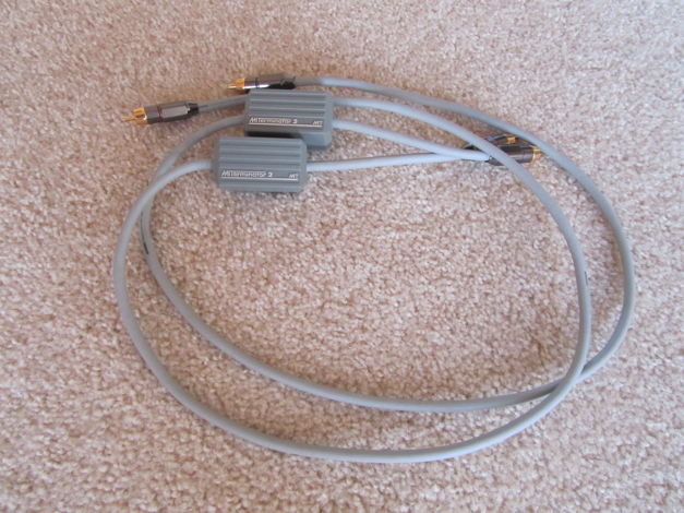 MIT Cables Terminator 2 RCA Interconnects - 1M pair MIT...
