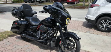 2020 HARLEY-DAVIDSON STREET GLIDE SPECIAL motorcycle for rent near Homestead, FL